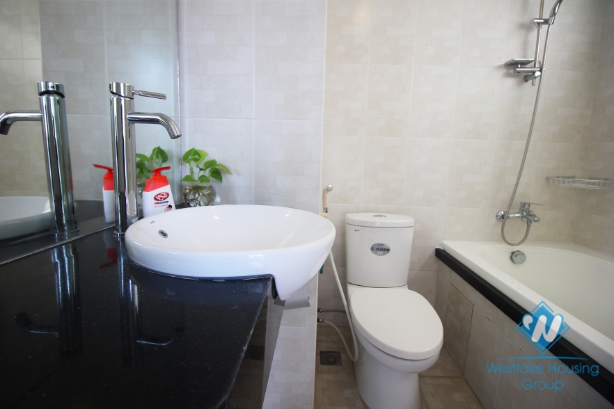 One nice and new apartment for rent in Nguyen Chi Thanh st, Ba Dinh district 