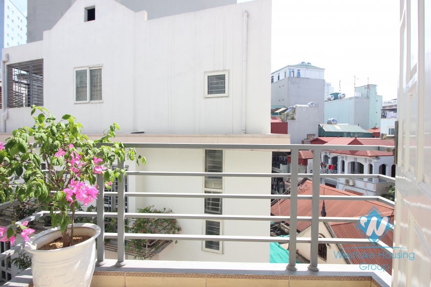 5th-floor lovely studio apartment for rent in Cau Giay District
