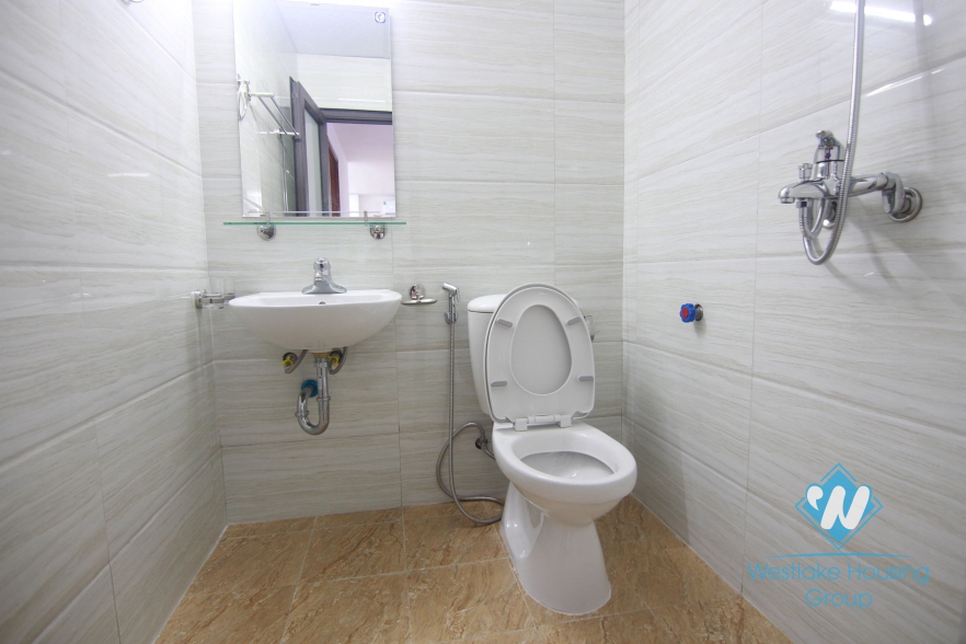 Very nice apartment with natual light for rent in Cau Giay district 