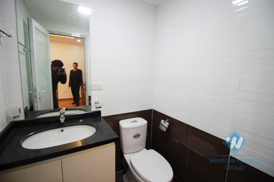 Brand new one bedroom apartment for rent in Dao Tan street, Ba Dinh district, Ha Noi