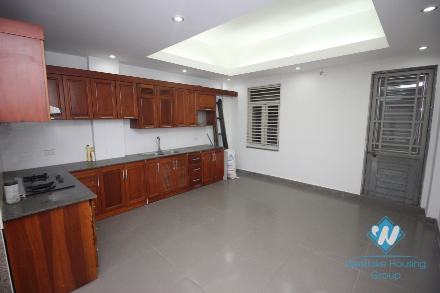 House with 8 floor for rent in Ba Dinh district, Ha Noi City