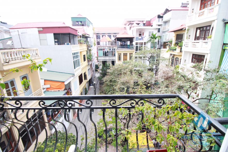 Large one bedroom apartment for rent in Tran Phu street, Ba Dinh district, Ha Noi