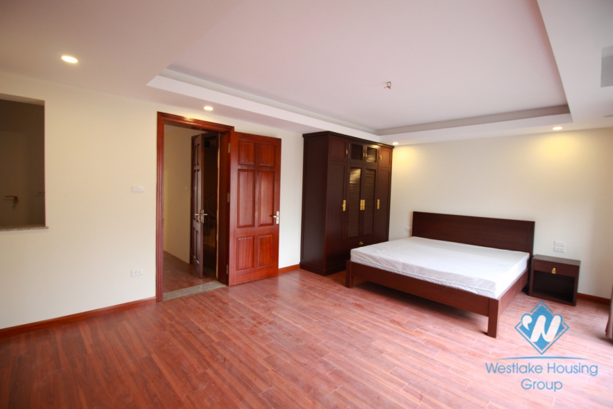 Large one bedroom apartment for rent in Tran Phu street, Ba Dinh district, Ha Noi