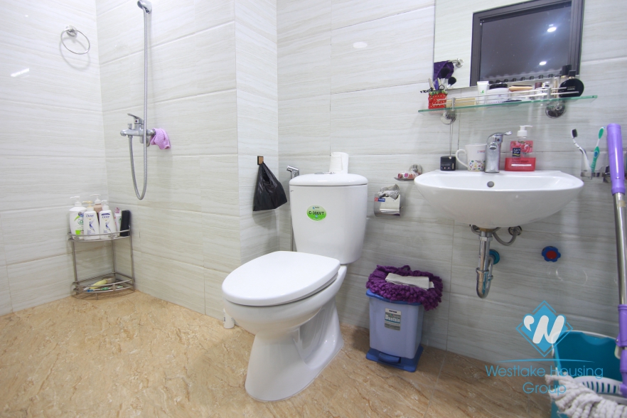750 USD per month - A clean apartment for rent in 125 Hoang Ngan building, cau Giay district 