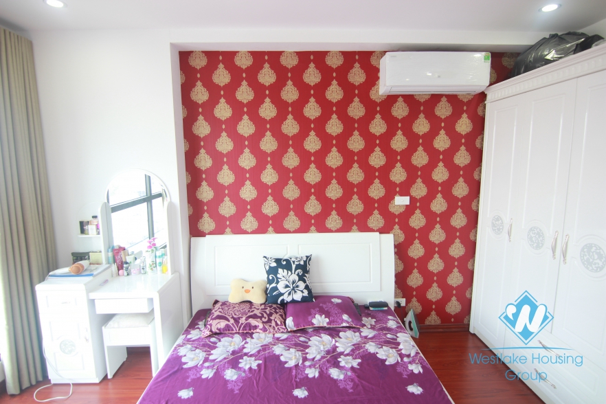 750 USD per month - A clean apartment for rent in 125 Hoang Ngan building, cau Giay district 