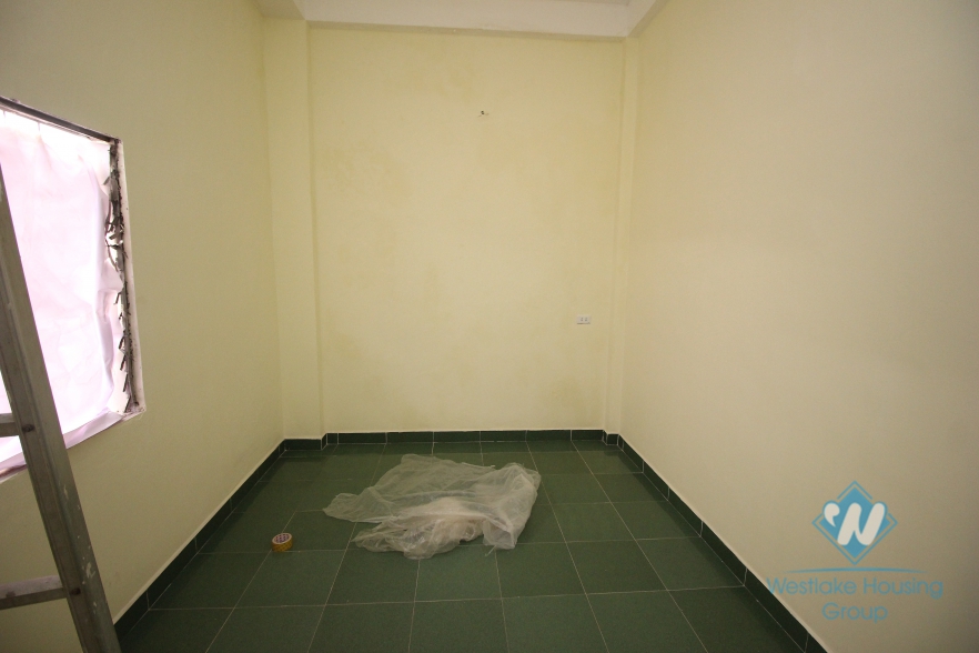 House with 5 bedrooms for rent in Ba Dinh District, Ha Noi 