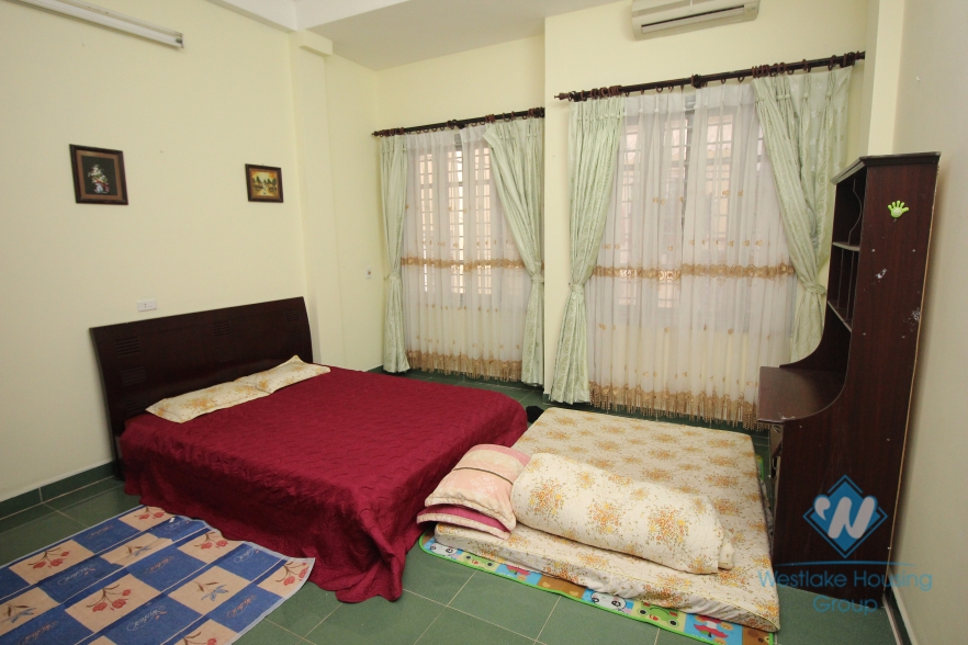 House with 5 bedrooms for rent in Ba Dinh District, Ha Noi 