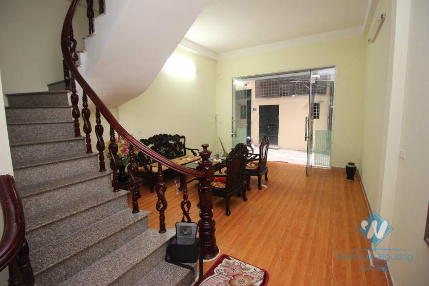 House with 5 bedrooms for rent in Ba Dinh District, Ha Noi 