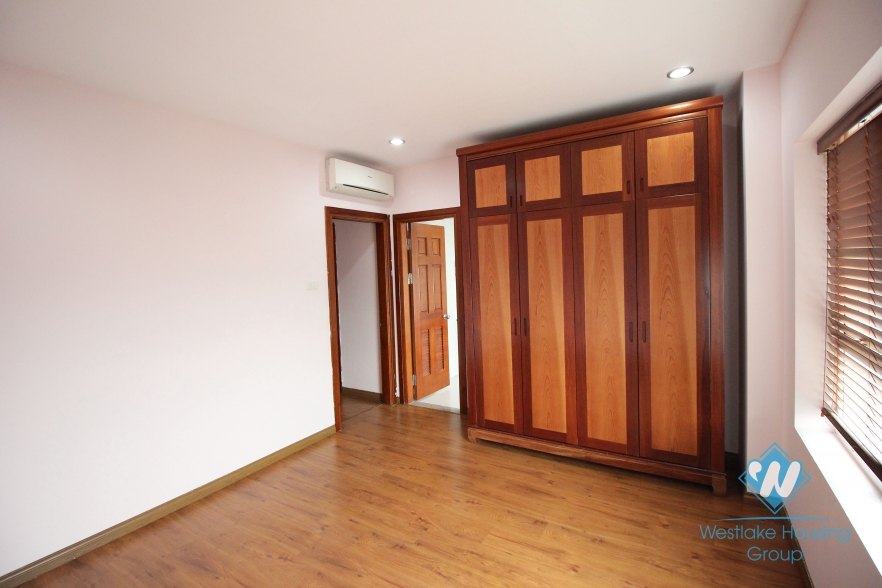 Perfect and good quality apartment with 3 bedrooms for rent in Xuan Thuy st, Cau giay district. 