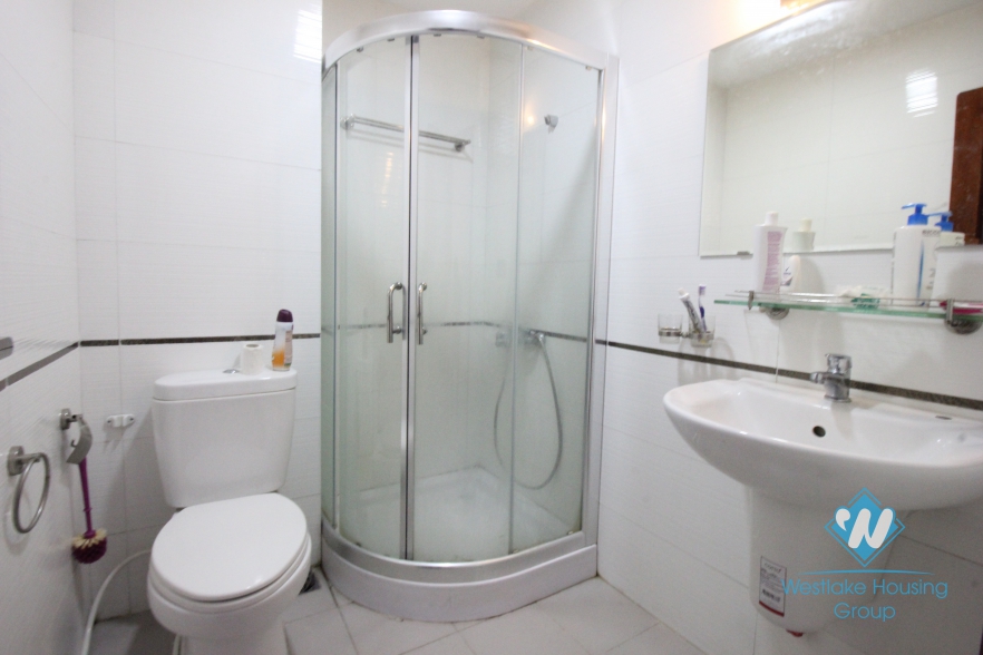 6th floor 75m2 apartment in Cau Giay district is available to rent