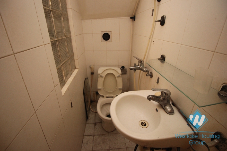 Private house for rent in Ba Dinh district, Ha Noi