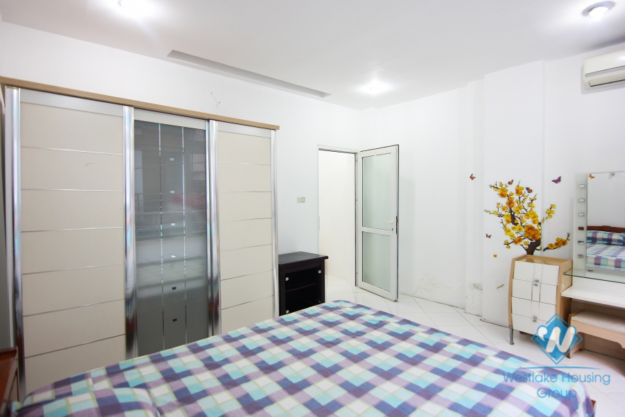 Cheap 02 bedrooms apartment for rent in Ba Dinh area 