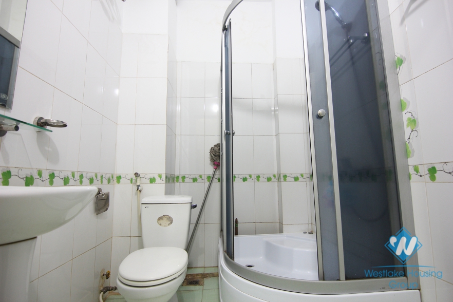Cheap 02 bedrooms apartment for rent in Ba Dinh area 