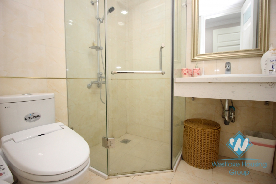 Luxurious apartment for rent in Ba Dinh, near Lotte, Vincom Nguyen Chi Thanh