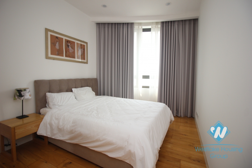 Nice three bedrooms apartment for rent in Indochina Tower