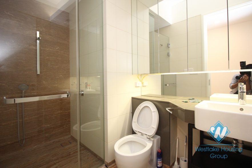 Nice three bedrooms apartment for rent in Indochina Tower