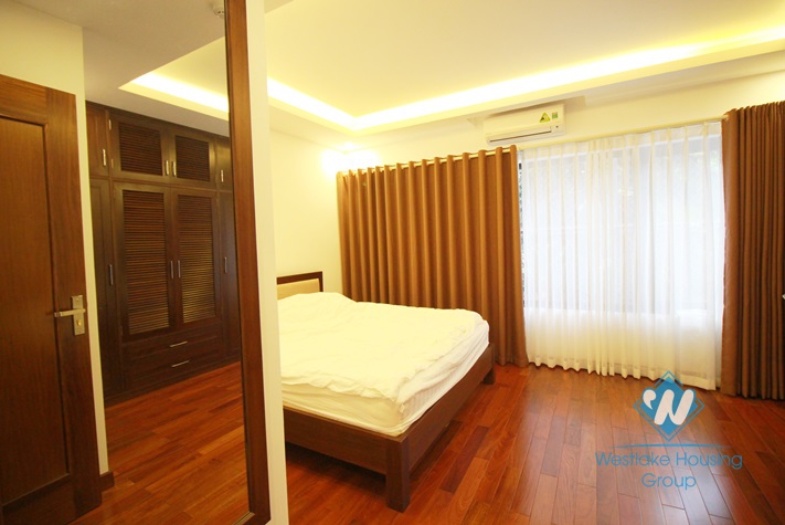 A well-presented 02 bedrooms apartment for rent in Tay Ho