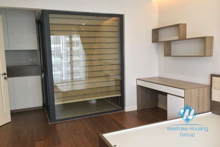 Three bedrooms apartmetn with 100sqm in Thanh Xuan, Hanoi