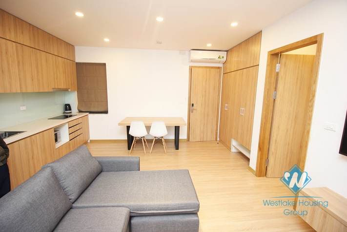 High floor and bright apartment for rent in Cau Giay, Ha Noi