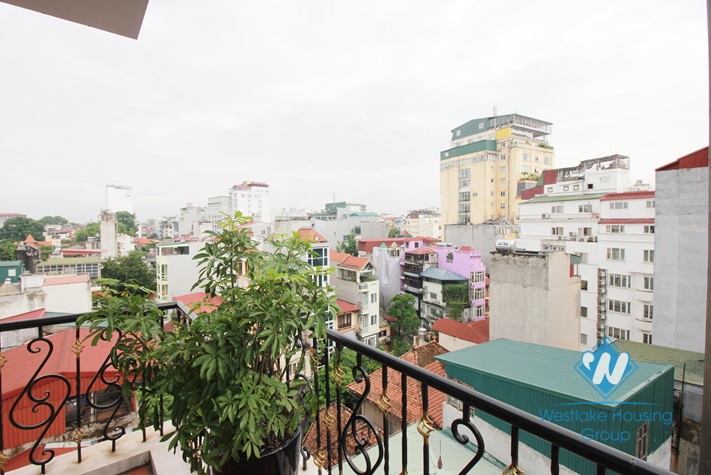 Beautiful, lake-viewed apartment for rent in Truc Bach, Ba Dinh, Hanoi