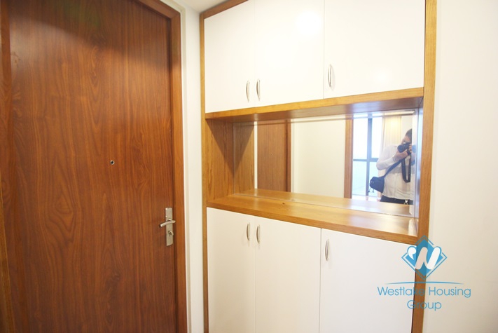 Nice and modern apartment with 03 bedrooms for rent in Truc Bach Lake, Ba Dinh district 