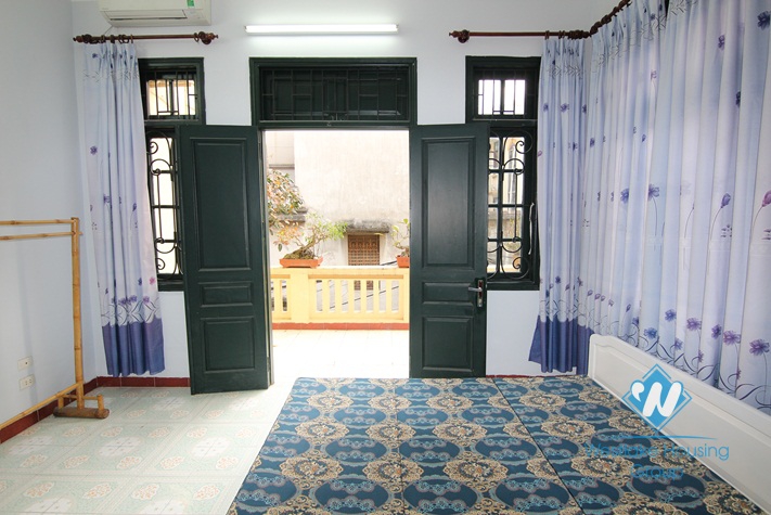 Garden house with car parking for rent in Tay Ho area 
