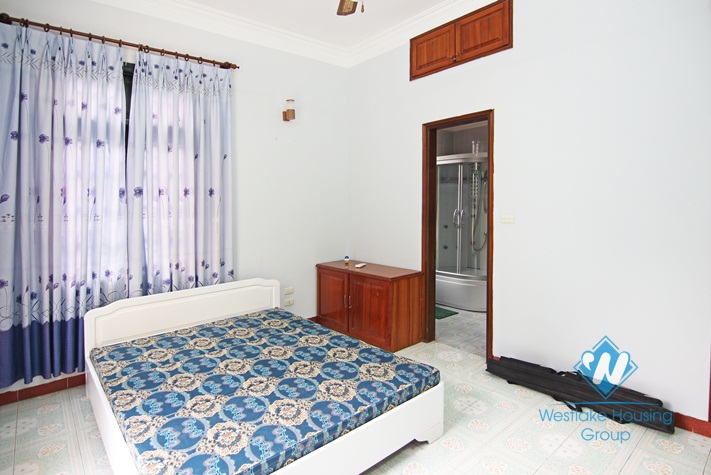 Garden house with car parking for rent in Tay Ho area 