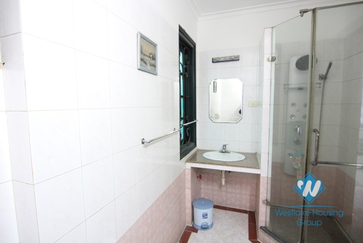 Garden house with car parking for rent in Tay Ho area 