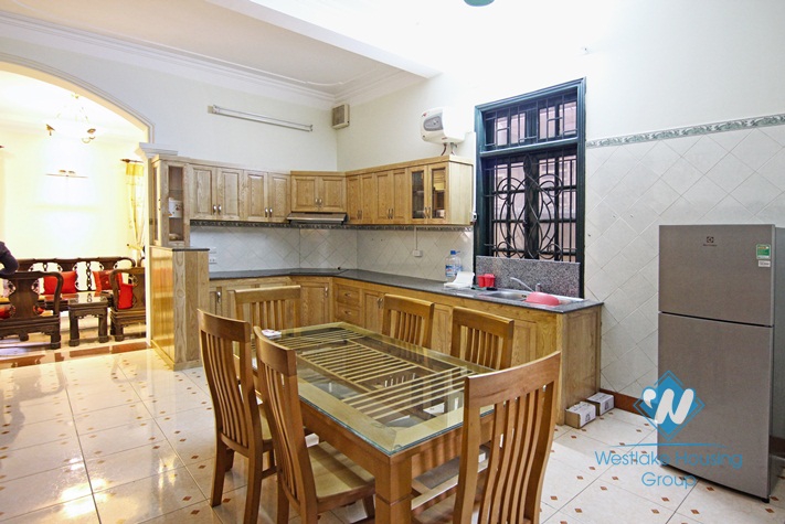 Garden house with car parking for rent in Tay Ho area 