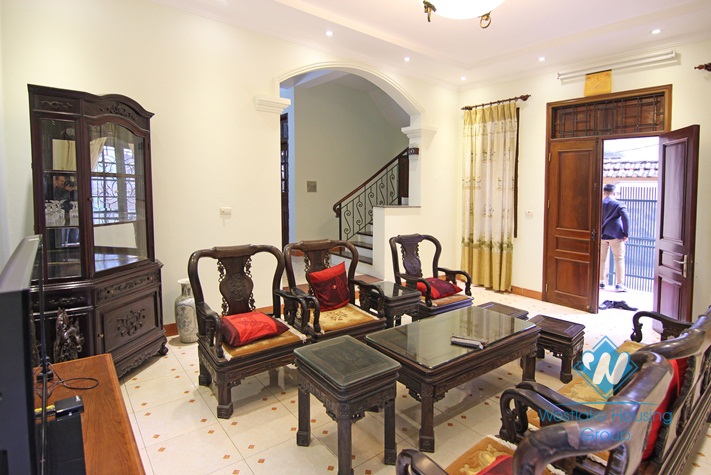 Garden house with car parking for rent in Tay Ho area 