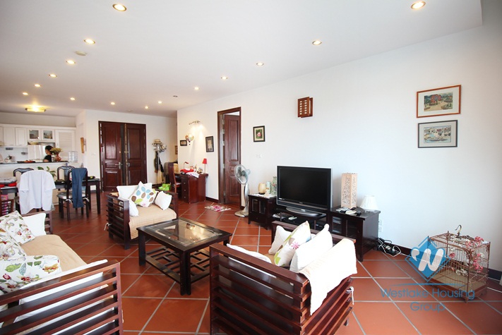 Gorgeous lakeview apartment for rent in Truc Bach, Ba Dinh