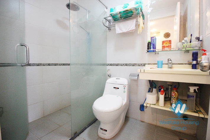 Apartment with suitable price for rent in Lac Long Quan, Tay Ho, Ha Noi
