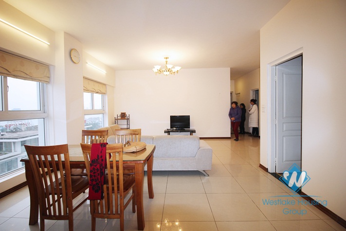 Spacious affordable apartment for rent in Vuon Dao building, Tay Ho