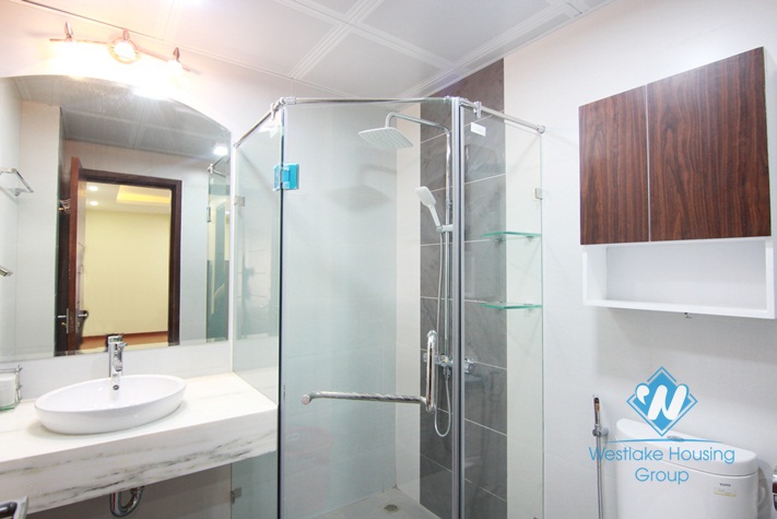 Modern, central location apartment for rent in Tay Ho