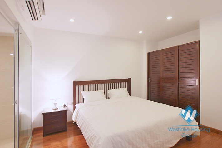 Nice and lake view apartment for rent in Truc Bach area, Ba Dinh, Ha Noi