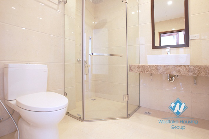 Nice and lake view apartment for rent in Truc Bach area, Ba Dinh, Ha Noi