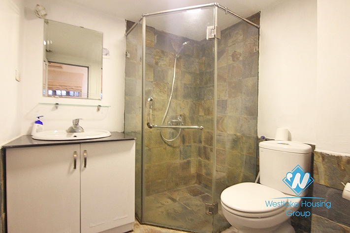 Lake view apartment on 4th floor for rent in Yen Phu island