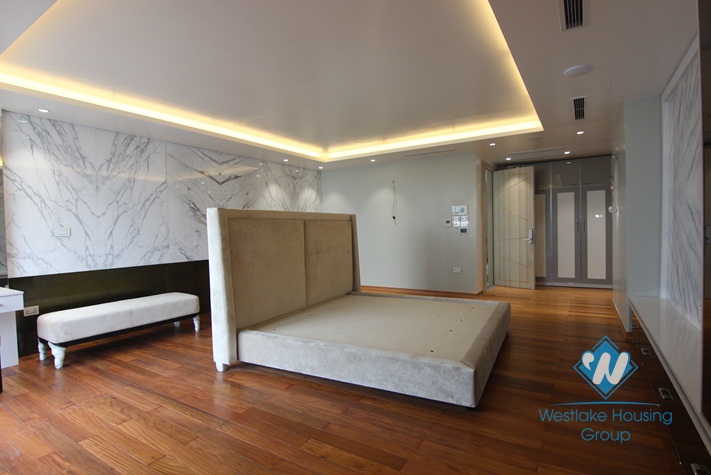 Gorgeous villa for rent on the lake side of Westlake, Tay Ho