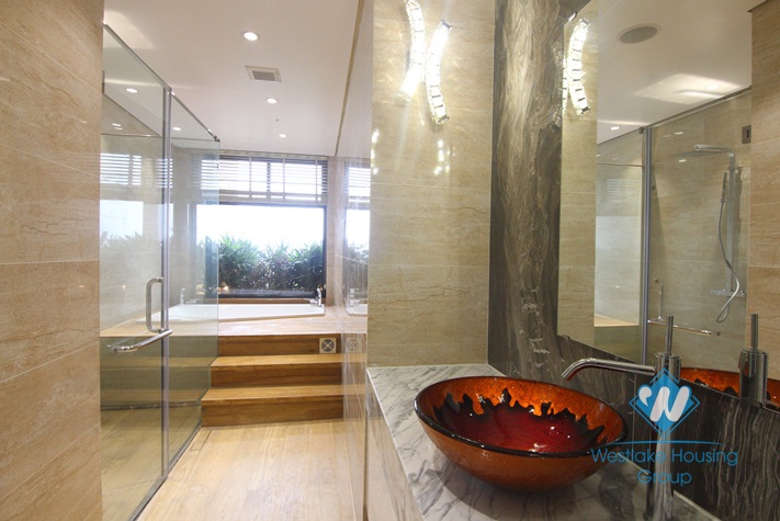 Gorgeous villa for rent on the lake side of Westlake, Tay Ho