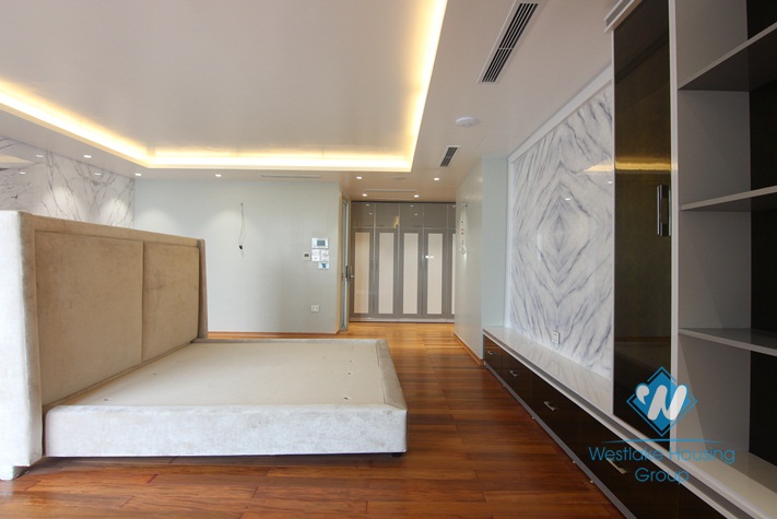 Gorgeous villa for rent on the lake side of Westlake, Tay Ho