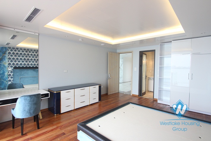 Gorgeous villa for rent on the lake side of Westlake, Tay Ho