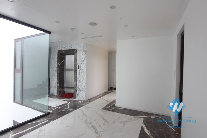 Gorgeous villa for rent on the lake side of Westlake, Tay Ho