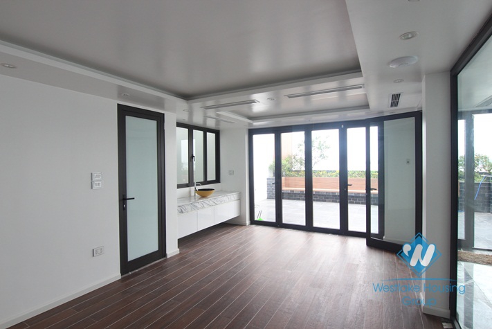 Gorgeous villa for rent on the lake side of Westlake, Tay Ho