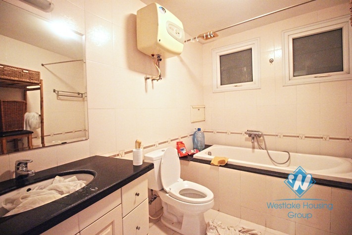 03 bedrooms apartment for rent in Truc Bach area, Ba Dinh district 