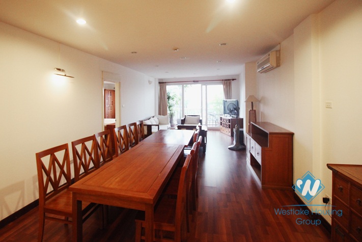 03 bedrooms apartment for rent in Truc Bach area, Ba Dinh district 