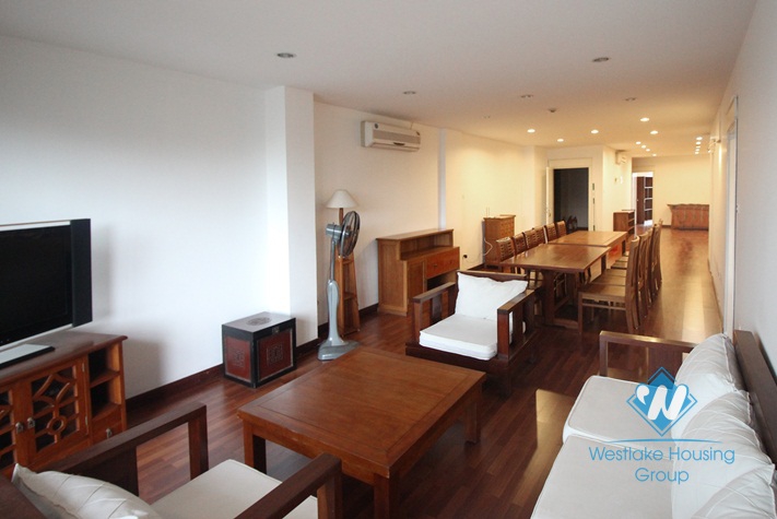 03 bedrooms apartment for rent in Truc Bach area, Ba Dinh district 