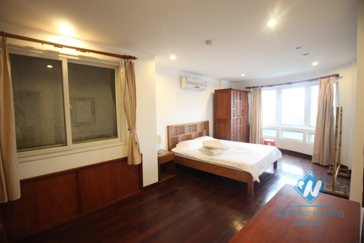 03 bedrooms apartment for rent in Truc Bach area, Ba Dinh district 