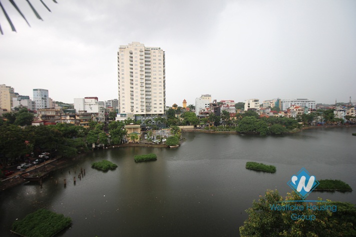 03 bedrooms apartment for rent in Truc Bach area, Ba Dinh district 