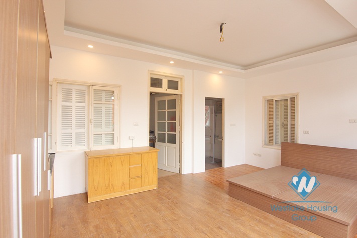 Newly renovated studio for rent in Tay Ho with lots of natural light