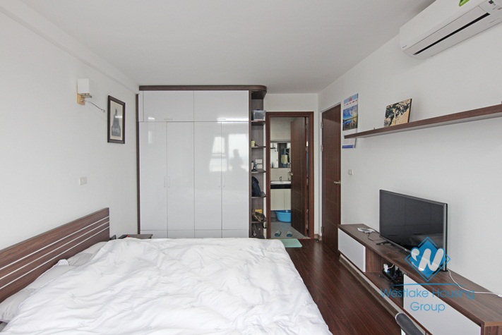 Modern apartment for rent in Tay Ho with view of Nhat Tan bridge